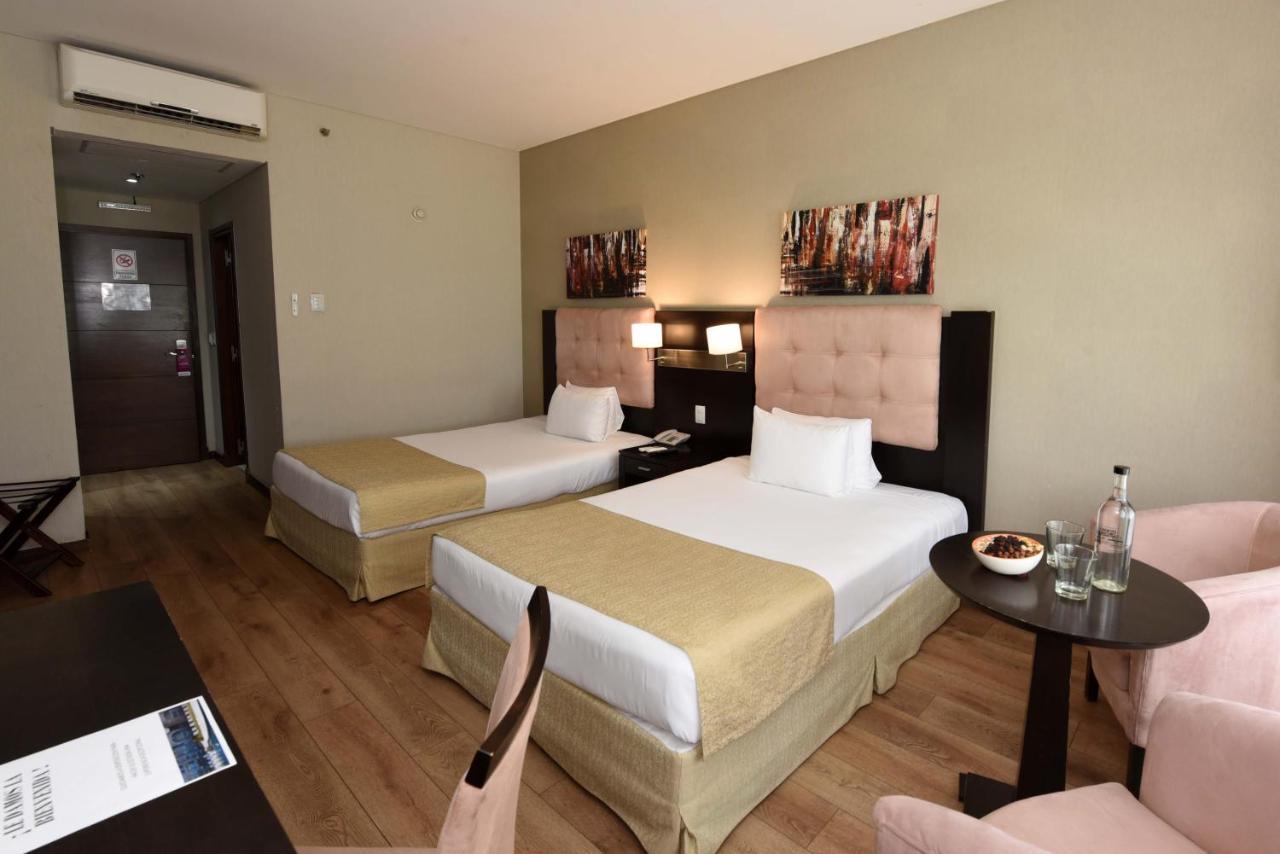Howard Johnson Resort & Convention Center Ezeiza Exteriér fotografie