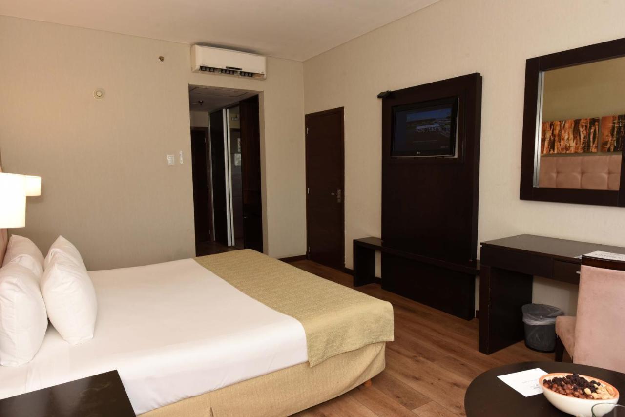 Howard Johnson Resort & Convention Center Ezeiza Exteriér fotografie