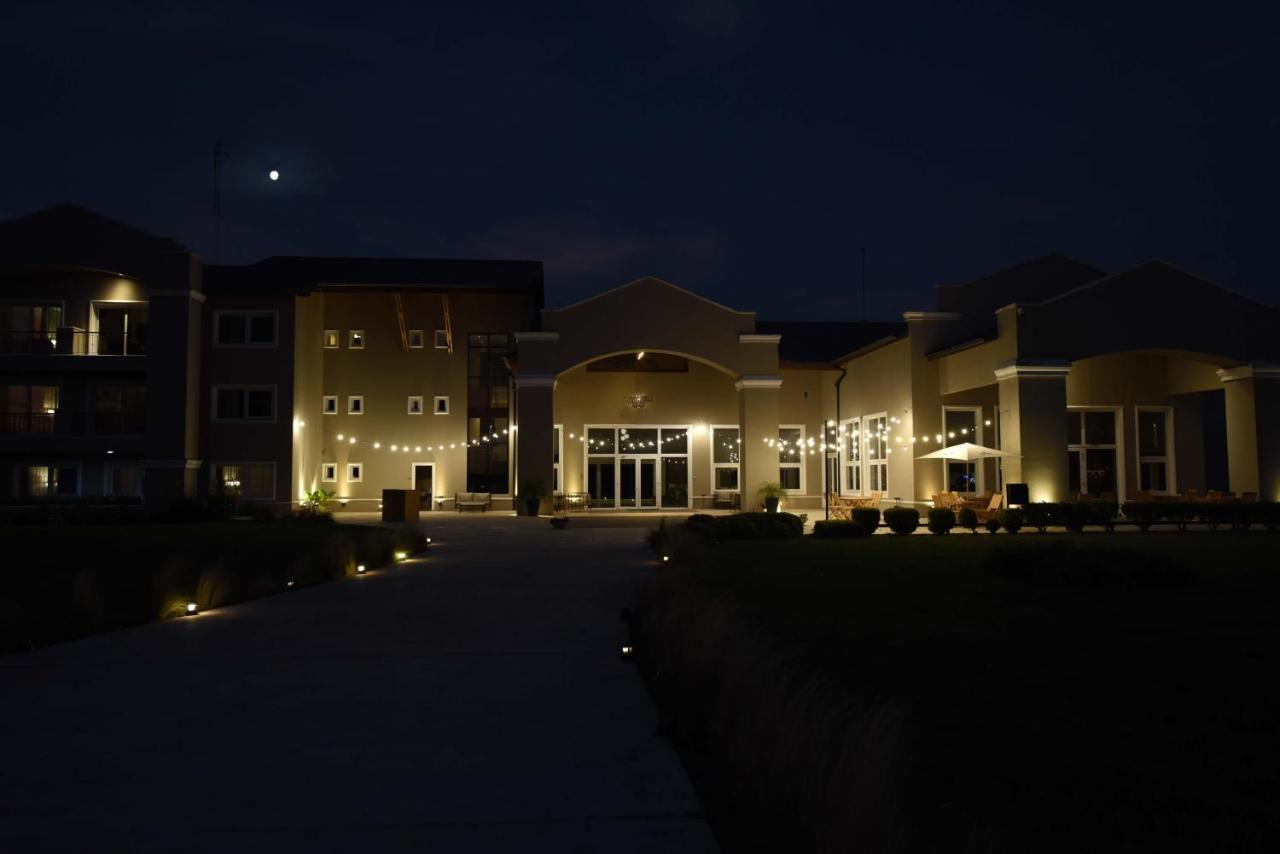 Howard Johnson Resort & Convention Center Ezeiza Exteriér fotografie