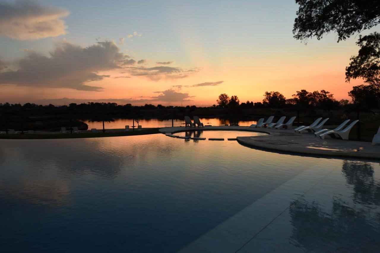Howard Johnson Resort & Convention Center Ezeiza Exteriér fotografie