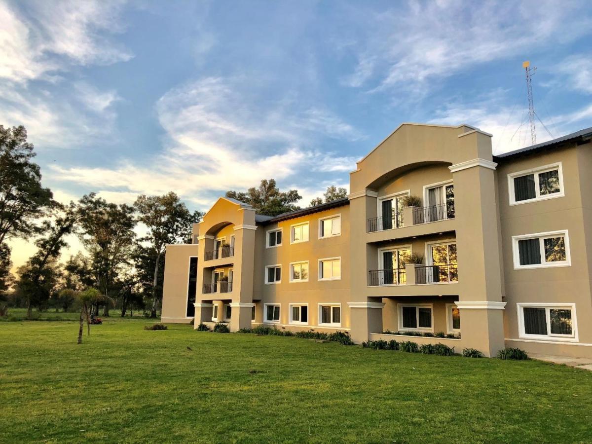 Howard Johnson Resort & Convention Center Ezeiza Exteriér fotografie